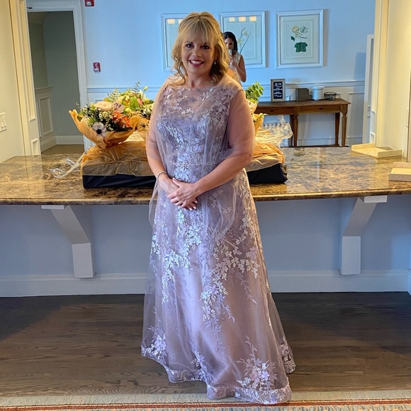 Mother of bride dress + shall used once - Picture 1 of 4